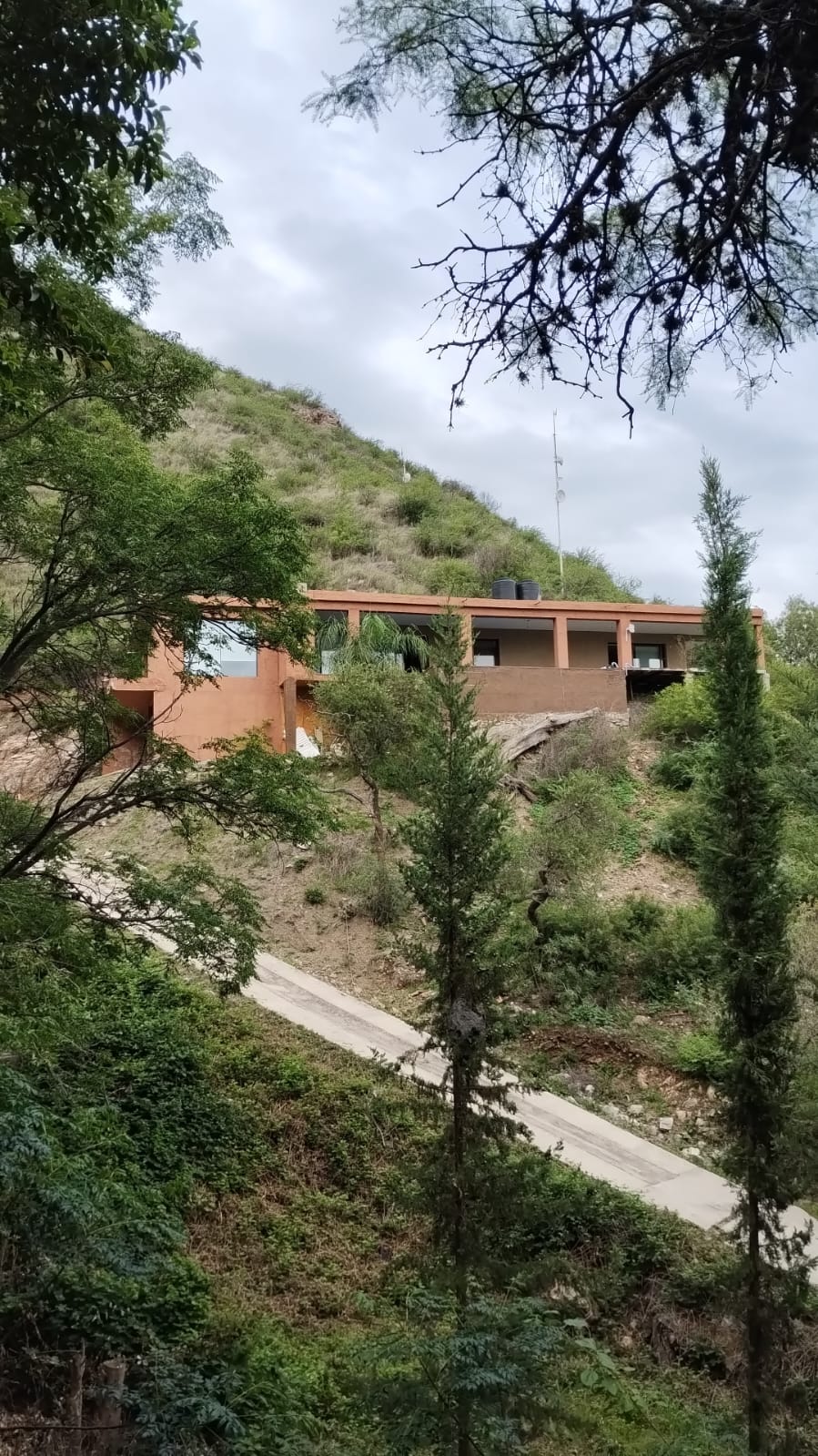 gran lote con casa de categoría y departamento a estrenar gran lote con casa de categoría y departamento a estrenar