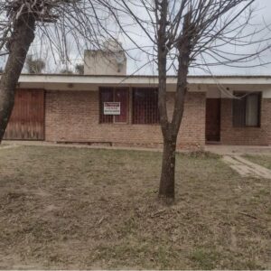 propiedad en venta en bialet massé – con departamento independiente